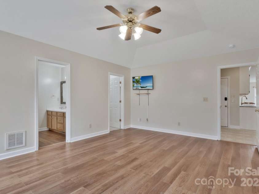 207 Silver Creek Lane, Shelby, NC 28152.  MLS# CAR4234502, YatesRealty ID 2259. 