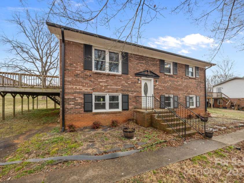 222 Saint Jill Circle, Statesville, NC 28625.  MLS# CAR4334143, YatesRealty ID 2259. 