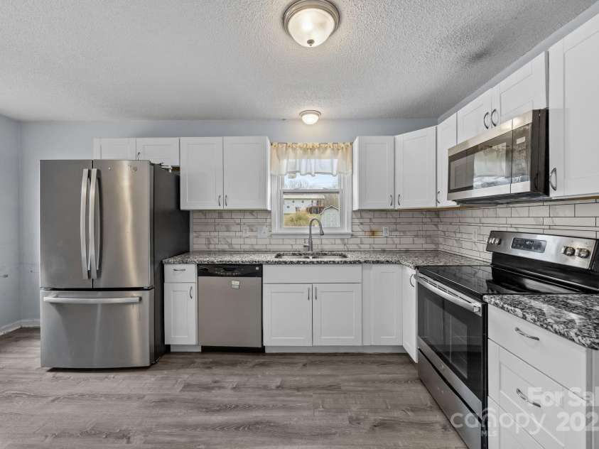 222 Saint Jill Circle, Statesville, NC 28625.  MLS# CAR4334143, YatesRealty ID 2259. 