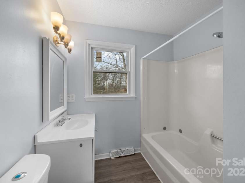222 Saint Jill Circle, Statesville, NC 28625.  MLS# CAR4334143, YatesRealty ID 2259. 