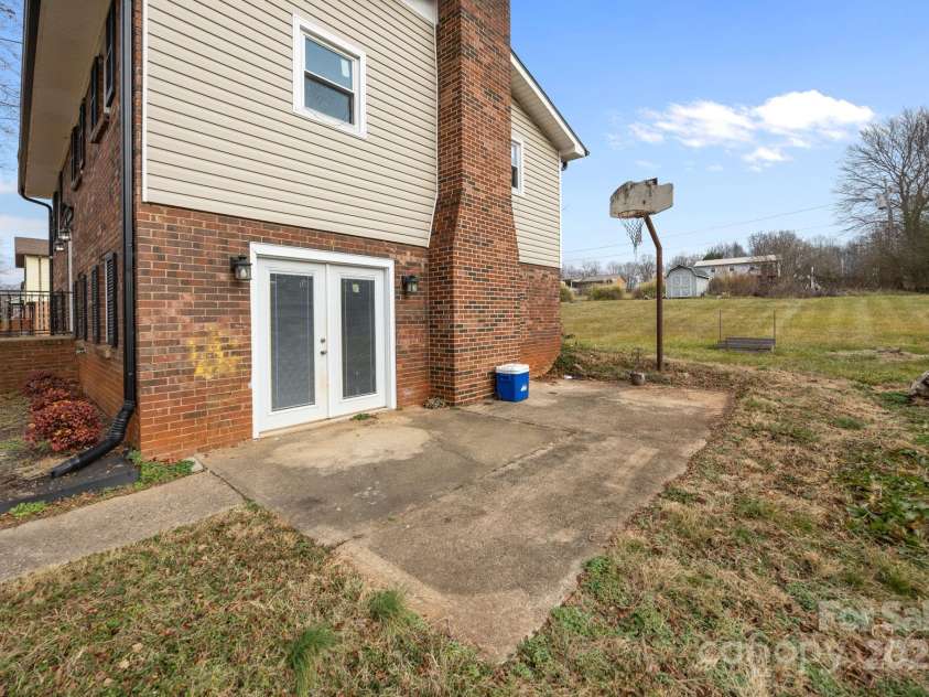 222 Saint Jill Circle, Statesville, NC 28625.  MLS# CAR4334143, YatesRealty ID 2259. 