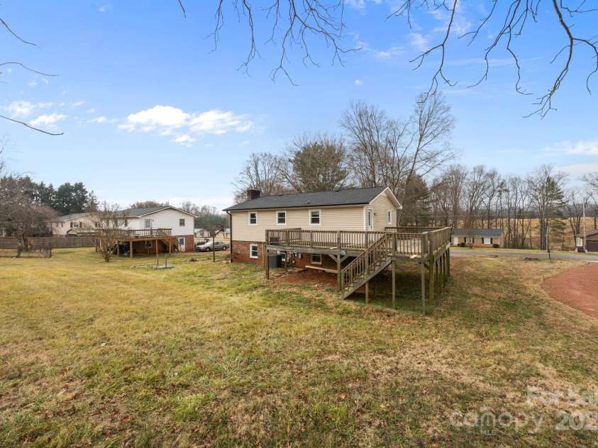 222 Saint Jill Circle, Statesville, NC 28625.  MLS# CAR4334143, YatesRealty ID 2259. 