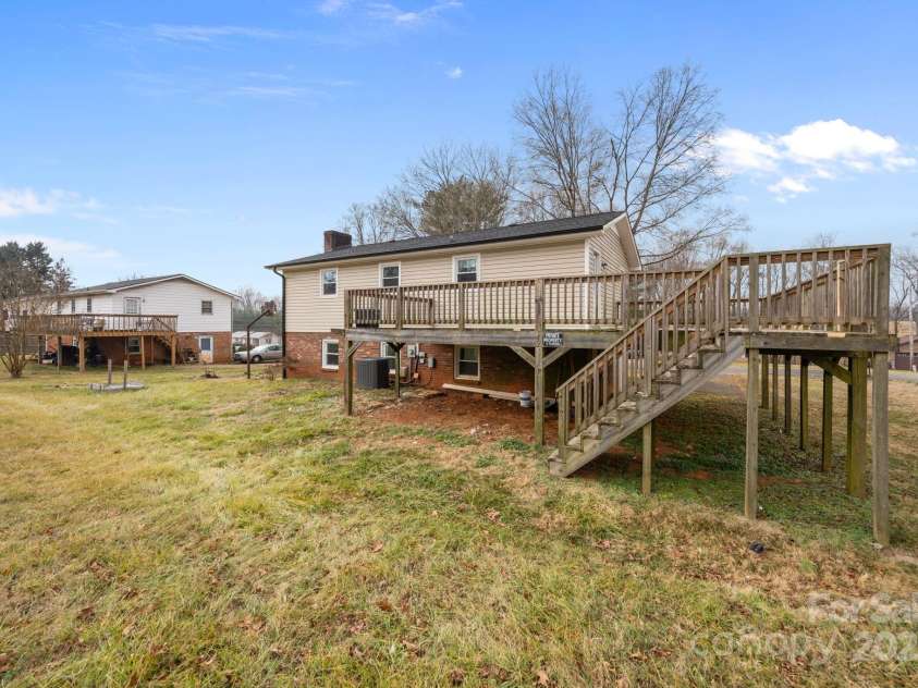 222 Saint Jill Circle, Statesville, NC 28625.  MLS# CAR4334143, YatesRealty ID 2259. 