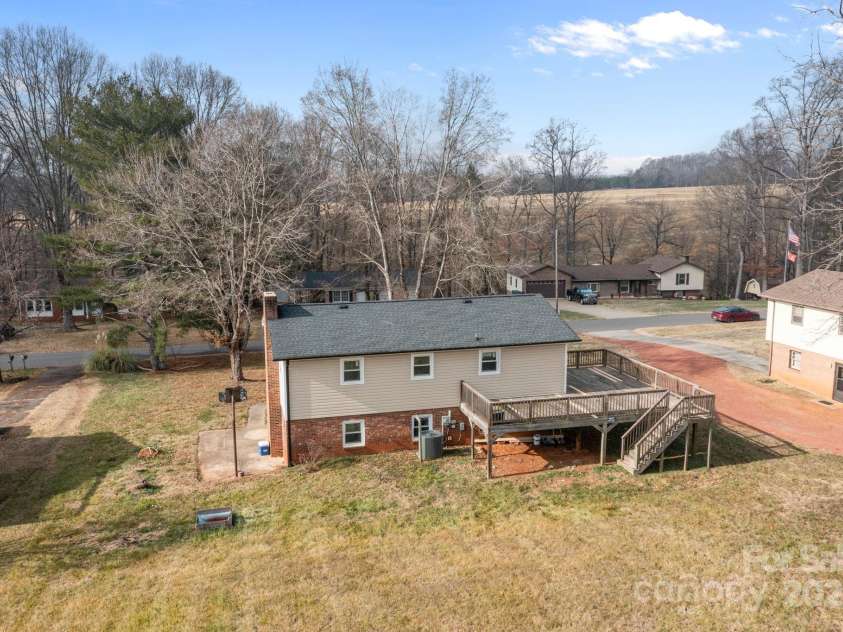 222 Saint Jill Circle, Statesville, NC 28625.  MLS# CAR4334143, YatesRealty ID 2259. 