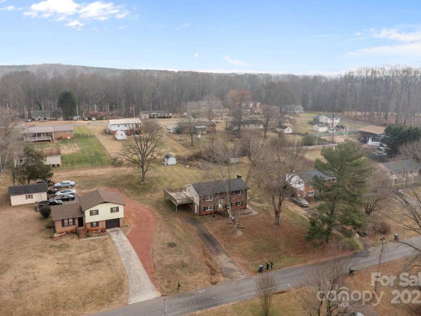 222 Saint Jill Circle, Statesville, NC 28625.  MLS# CAR4334143, YatesRealty ID 2259. 