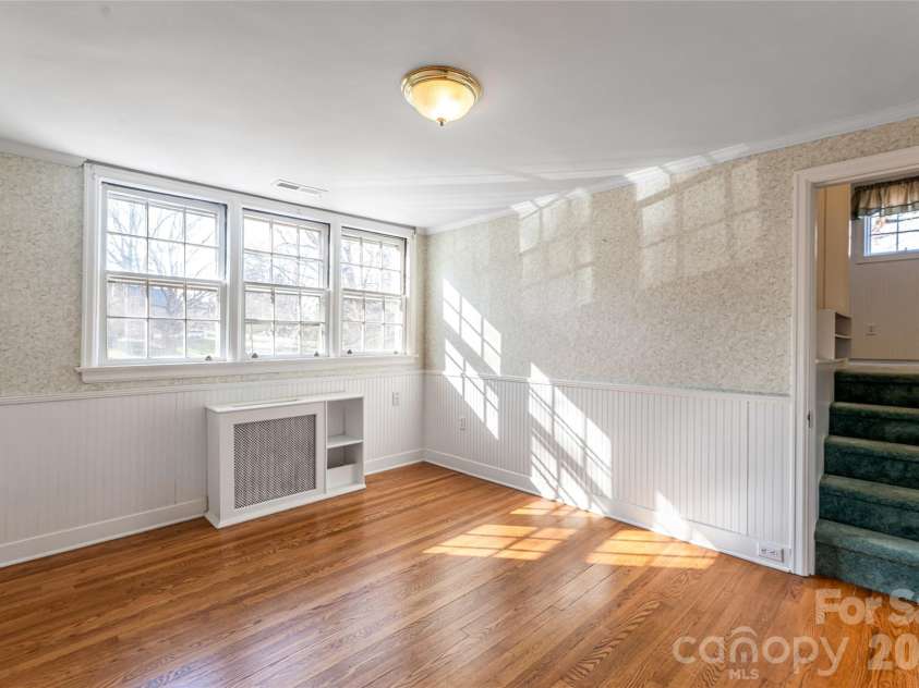 25 Blackwood Road, Asheville, NC 28804.  MLS# CAR4362662, YatesRealty ID 22590. Primary suite (3rd BR) on 3rd level