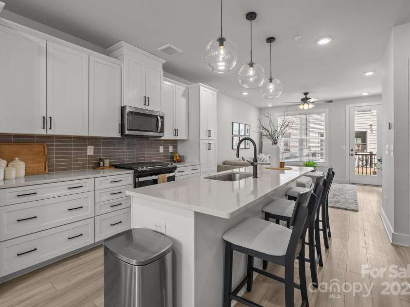 5006 Tiny Lane, Charlotte, NC 28203.  MLS# CAR4266727, YatesRealty ID 22590. 