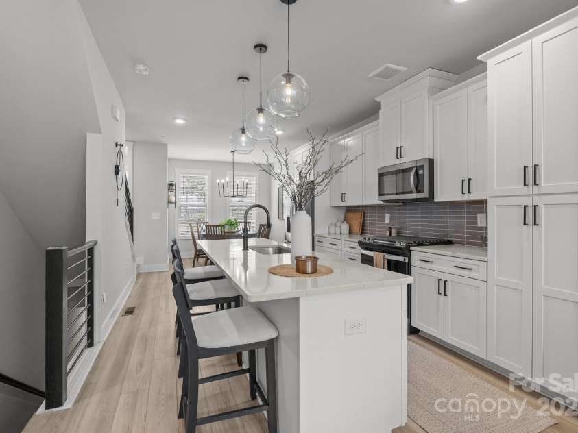 5006 Tiny Lane, Charlotte, NC 28203.  MLS# CAR4266727, YatesRealty ID 22590. 