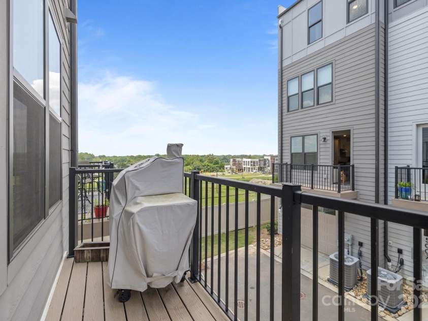 5006 Tiny Lane, Charlotte, NC 28203.  MLS# CAR4266727, YatesRealty ID 22590. 