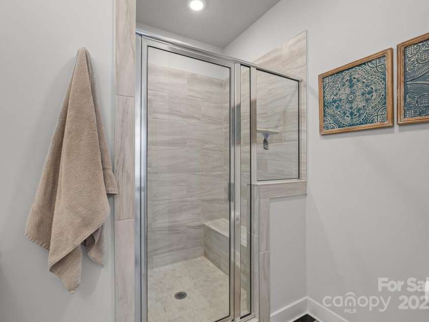 5006 Tiny Lane, Charlotte, NC 28203.  MLS# CAR4266727, YatesRealty ID 22590. 