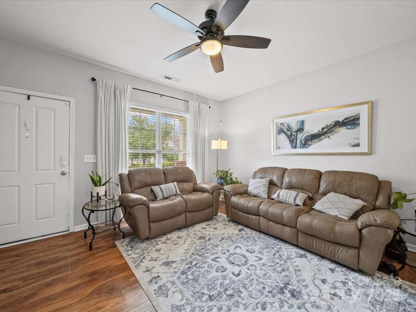 1228 Rising Oak Drive, Charlotte, NC 28206.  MLS# CAR4271821, YatesRealty ID 22591. 