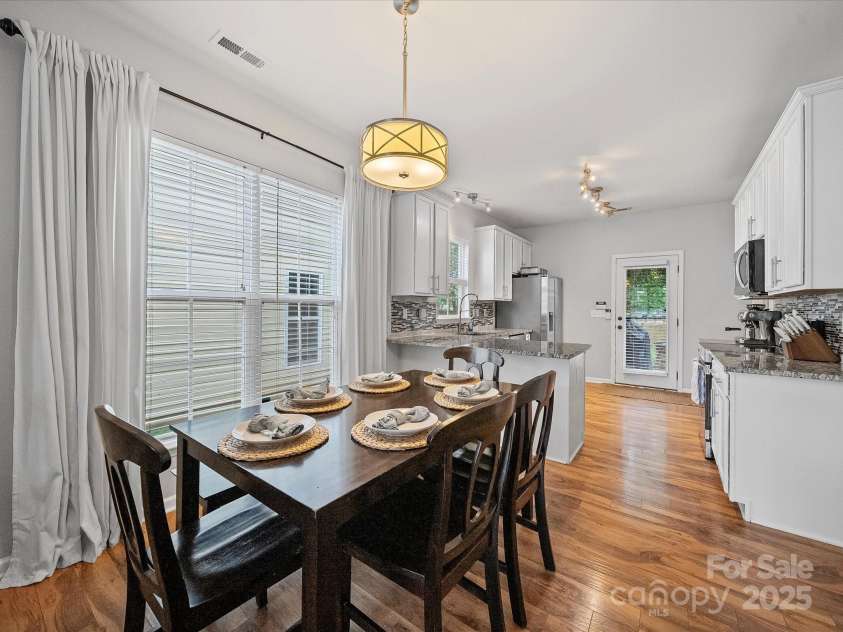 1228 Rising Oak Drive, Charlotte, NC 28206.  MLS# CAR4271821, YatesRealty ID 22591. 