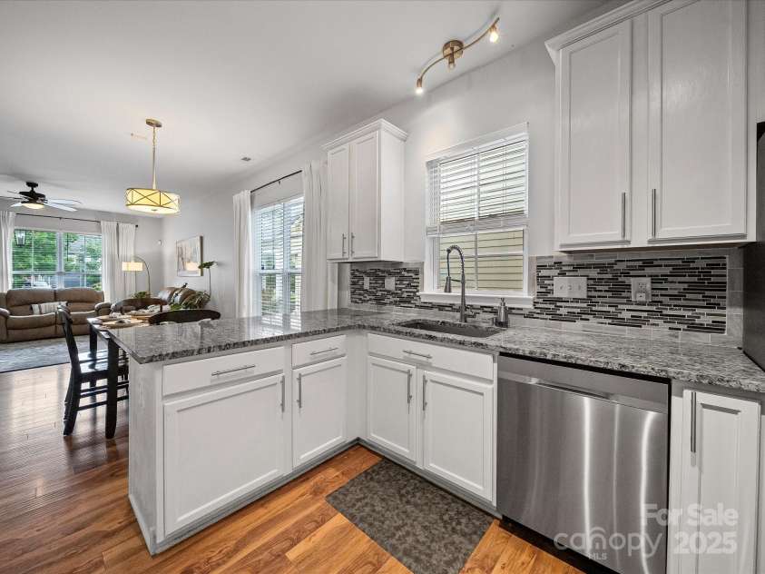 1228 Rising Oak Drive, Charlotte, NC 28206.  MLS# CAR4271821, YatesRealty ID 22591. 