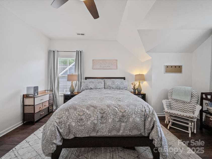 1228 Rising Oak Drive, Charlotte, NC 28206.  MLS# CAR4271821, YatesRealty ID 22591. 