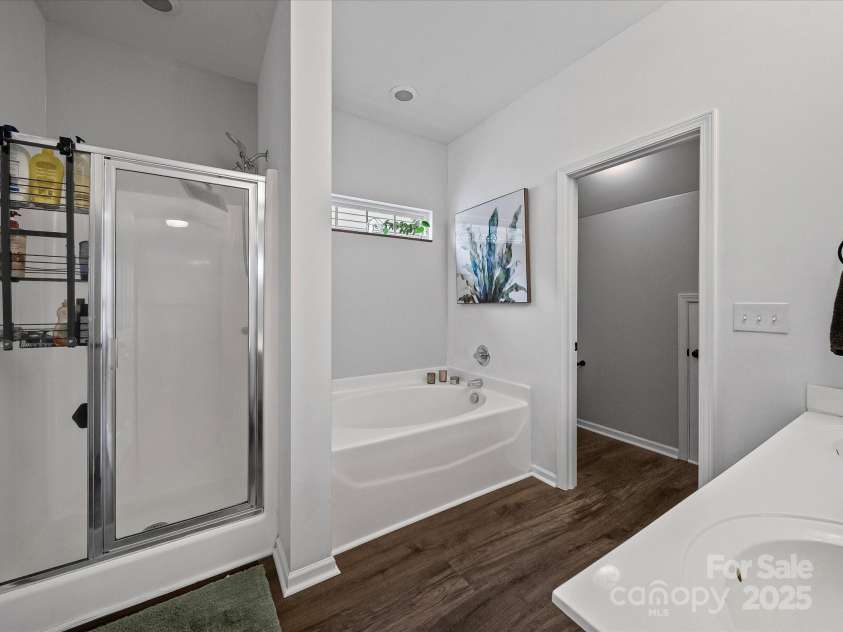 1228 Rising Oak Drive, Charlotte, NC 28206.  MLS# CAR4271821, YatesRealty ID 22591. 