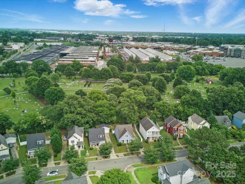 1228 Rising Oak Drive, Charlotte, NC 28206.  MLS# CAR4271821, YatesRealty ID 22591. 