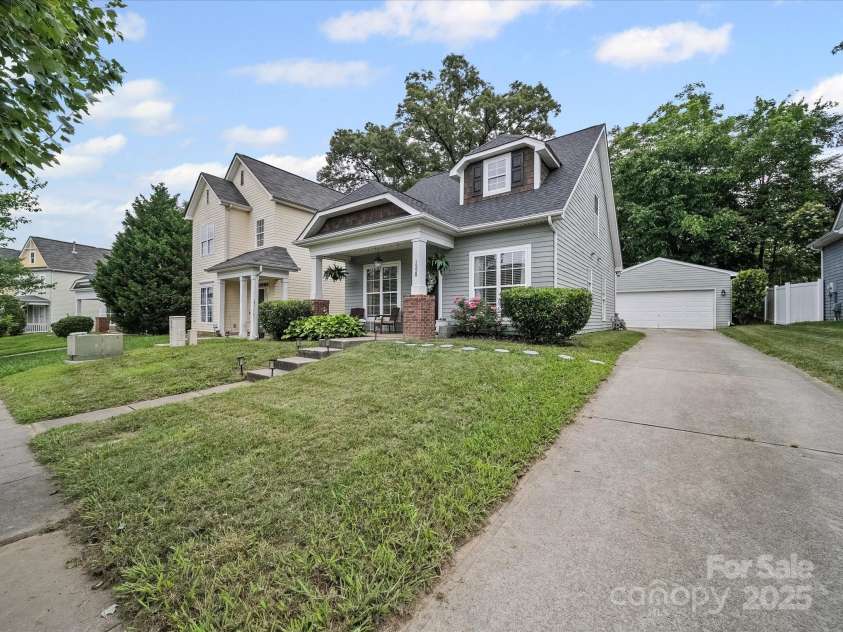 1228 Rising Oak Drive, Charlotte, NC 28206.  MLS# CAR4271821, YatesRealty ID 22591. 