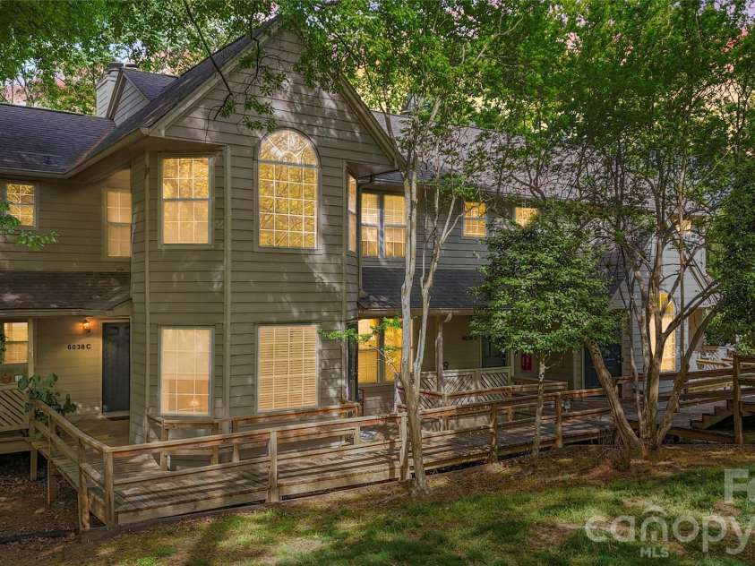 6038 Gray Gate Lane, Charlotte, NC 28210.  MLS# CAR4365996, YatesRealty ID 22591. 