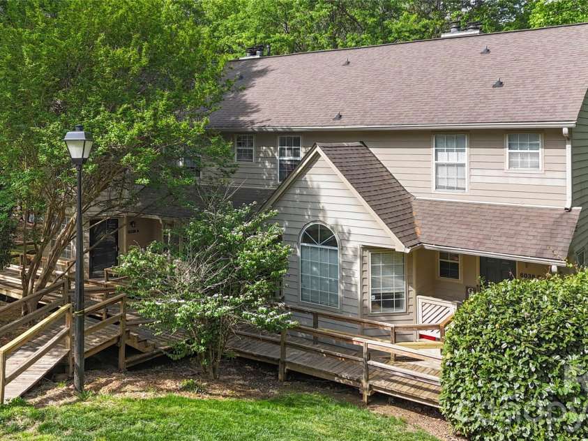 6038 Gray Gate Lane, Charlotte, NC 28210.  MLS# CAR4365996, YatesRealty ID 22591. 
