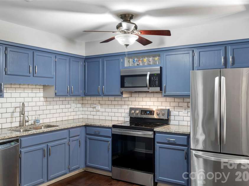 6038 Gray Gate Lane, Charlotte, NC 28210.  MLS# CAR4365996, YatesRealty ID 22591. 