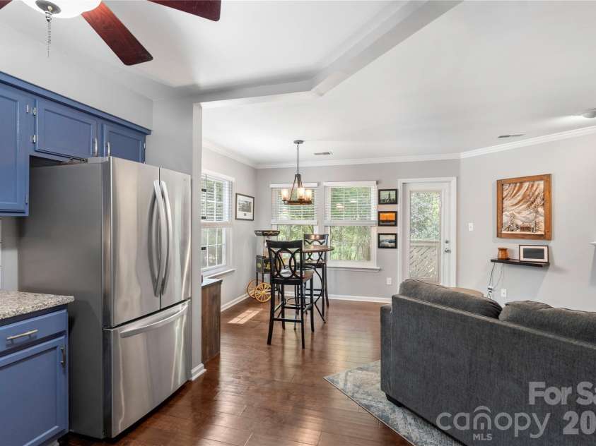 6038 Gray Gate Lane, Charlotte, NC 28210.  MLS# CAR4365996, YatesRealty ID 22591. 