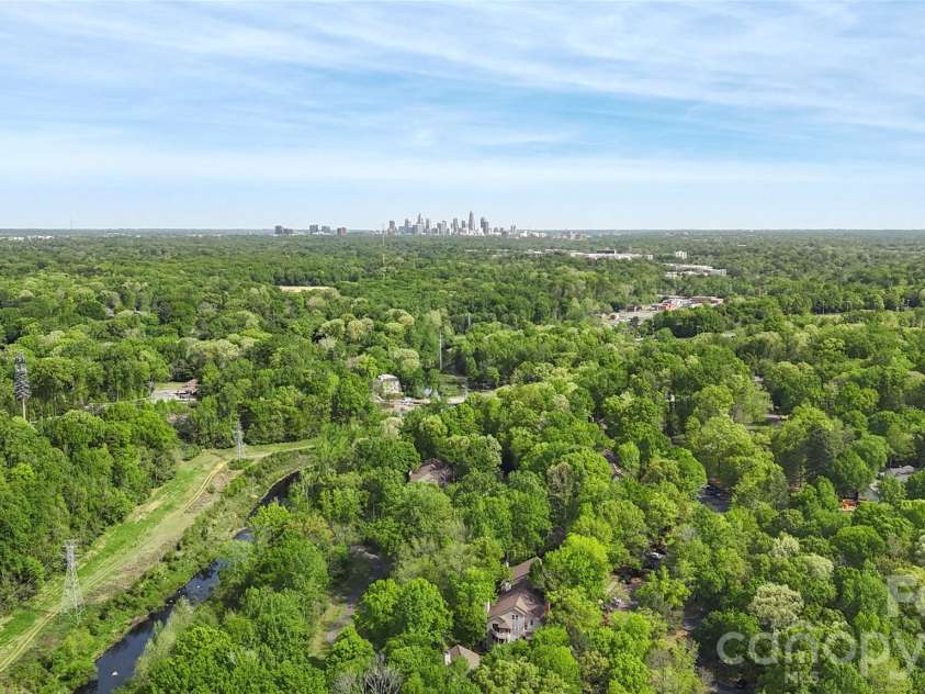 6038 Gray Gate Lane, Charlotte, NC 28210.  MLS# CAR4365996, YatesRealty ID 22591. 