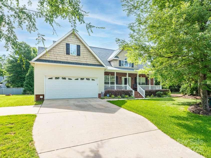 3697 Travertine Drive, Lancaster, SC 29720.  MLS# CAR4271522, YatesRealty ID 22592. Front Exterior