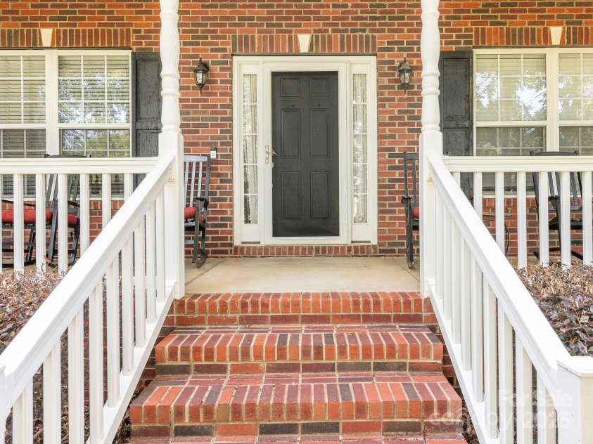 3697 Travertine Drive, Lancaster, SC 29720.  MLS# CAR4271522, YatesRealty ID 22592. Front Porch
