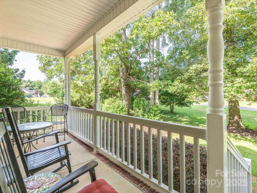 3697 Travertine Drive, Lancaster, SC 29720.  MLS# CAR4271522, YatesRealty ID 22592. Front Porch
