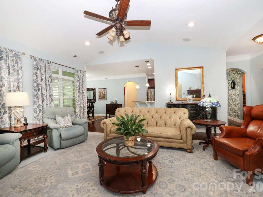 2217 Chapel Gate Drive, Rock Hill, SC 29732.  MLS# CAR4340623, YatesRealty ID 22593. GREAT ROOM