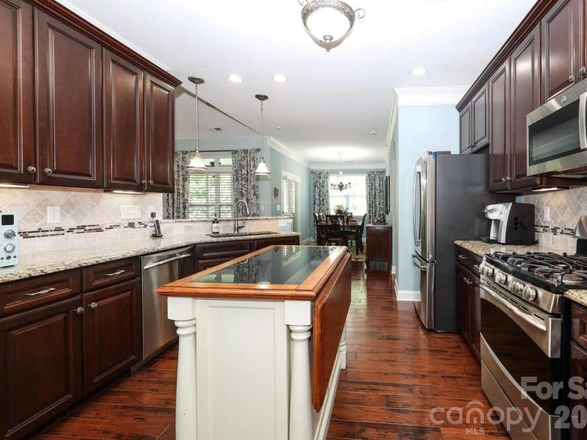 2217 Chapel Gate Drive, Rock Hill, SC 29732.  MLS# CAR4340623, YatesRealty ID 22593. KITCHEN