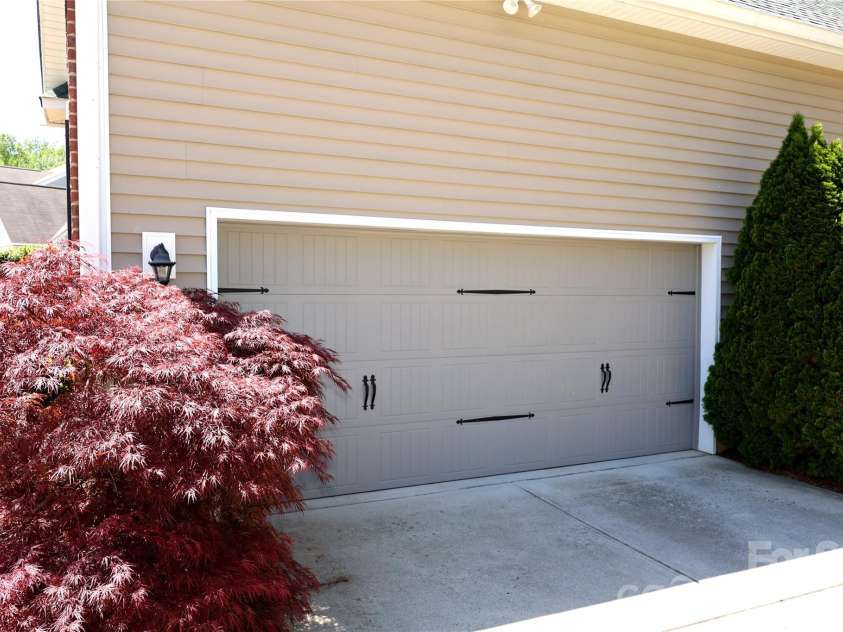 2217 Chapel Gate Drive, Rock Hill, SC 29732.  MLS# CAR4340623, YatesRealty ID 22593. Side Load Garage