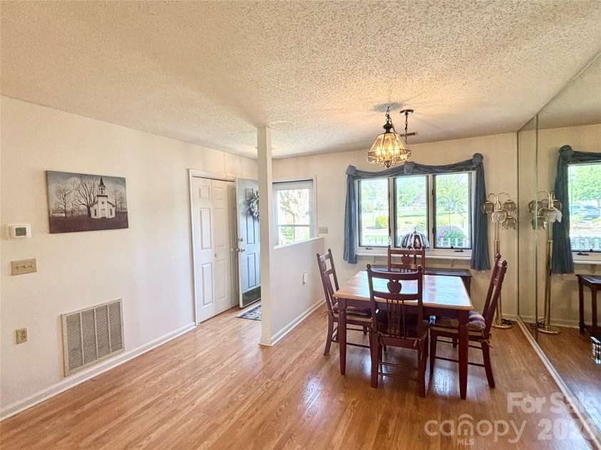 3 Wintry Drive, Hendersonville, NC 28792.  MLS# CAR4370347, YatesRealty ID 22594. 
