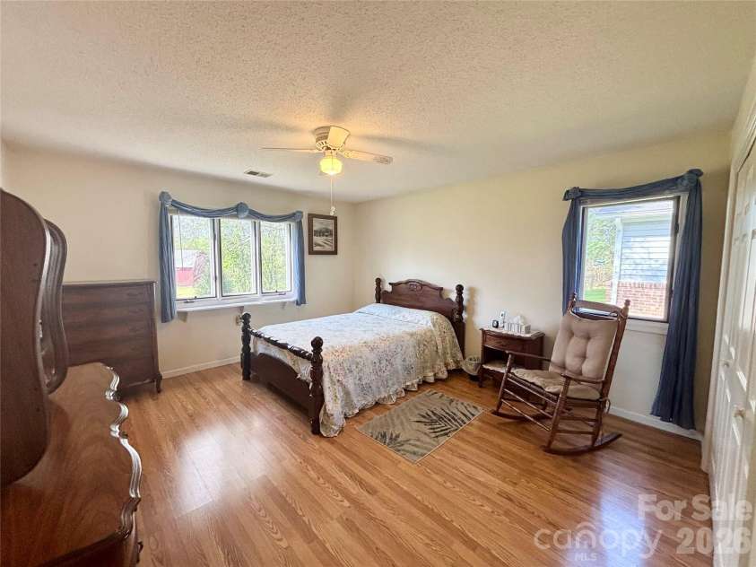 3 Wintry Drive, Hendersonville, NC 28792.  MLS# CAR4370347, YatesRealty ID 22594. 