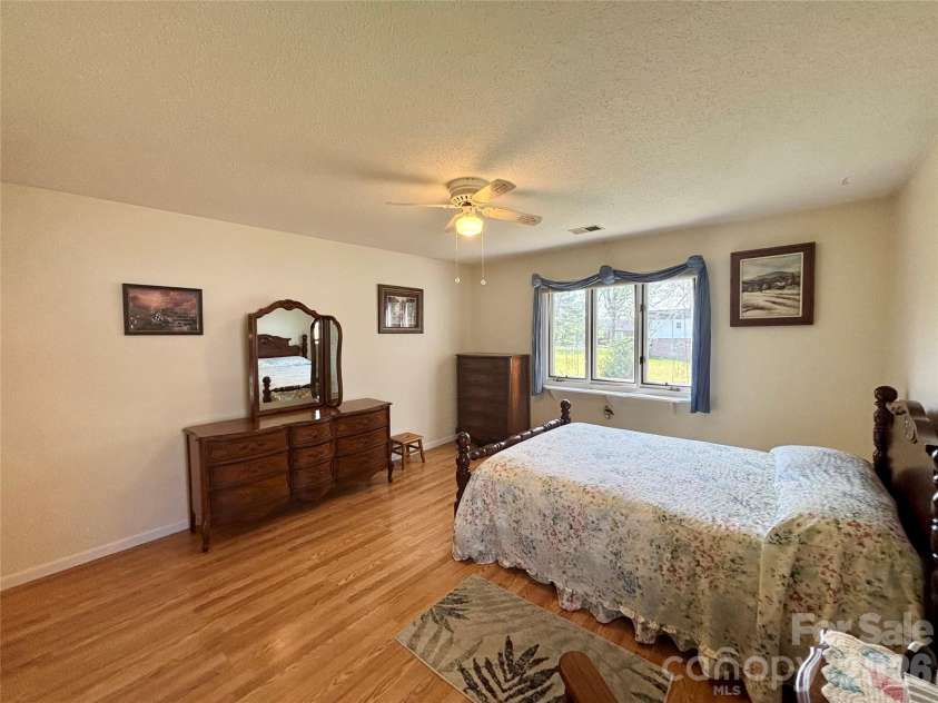 3 Wintry Drive, Hendersonville, NC 28792.  MLS# CAR4370347, YatesRealty ID 22594. 