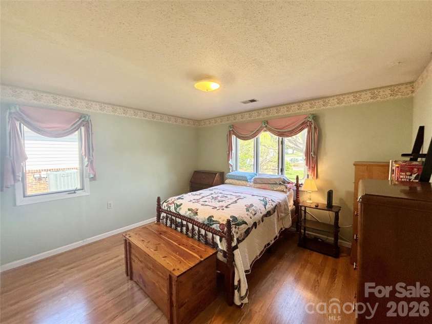 3 Wintry Drive, Hendersonville, NC 28792.  MLS# CAR4370347, YatesRealty ID 22594. 