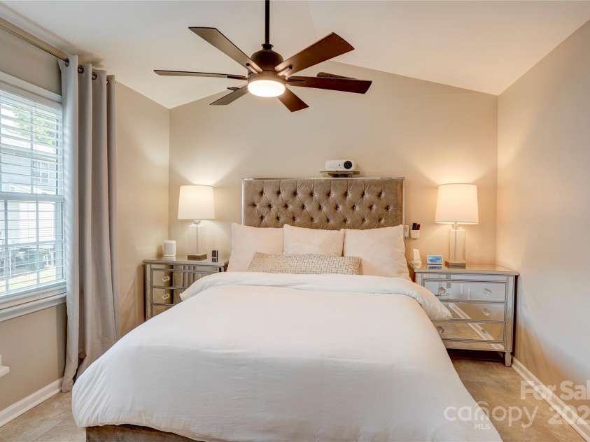 5909 Cougar Lane, Charlotte, NC 28269.  MLS# CAR4273446, YatesRealty ID 22594. 