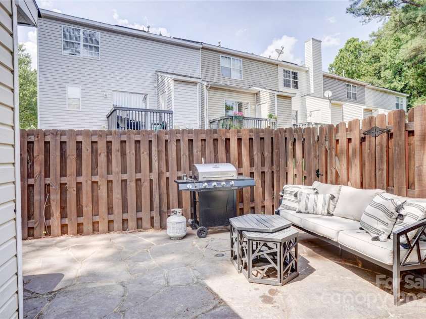 5909 Cougar Lane, Charlotte, NC 28269.  MLS# CAR4273446, YatesRealty ID 22594. 