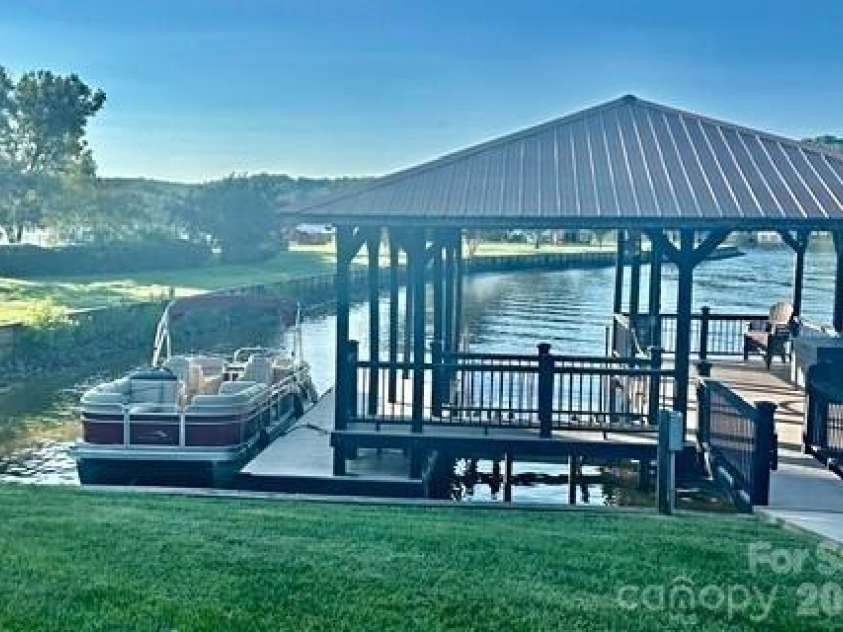215 Iswa Drive, Taylorsville, NC 28681.  MLS# CAR4370301, YatesRealty ID 22595. 