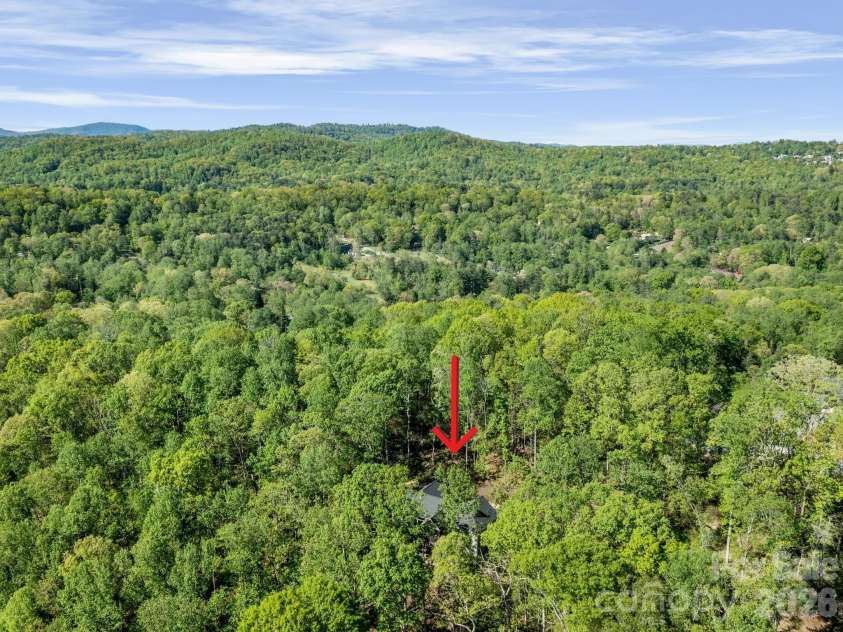 199 Garnet Way, Hendersonville, NC 28791.  MLS# CAR4372547, YatesRealty ID 22596. 
