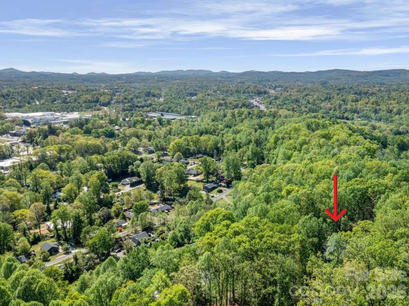 199 Garnet Way, Hendersonville, NC 28791.  MLS# CAR4372547, YatesRealty ID 22596. 
