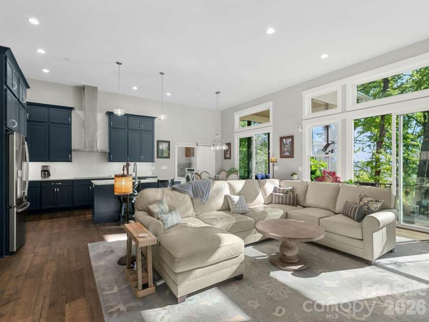 199 Garnet Way, Hendersonville, NC 28791.  MLS# CAR4372547, YatesRealty ID 22596. 