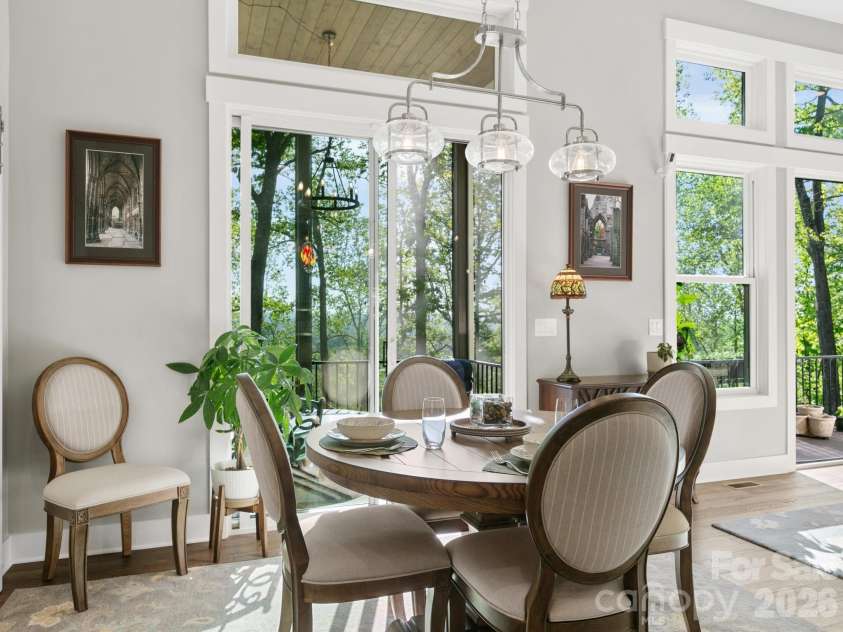 199 Garnet Way, Hendersonville, NC 28791.  MLS# CAR4372547, YatesRealty ID 22596. 