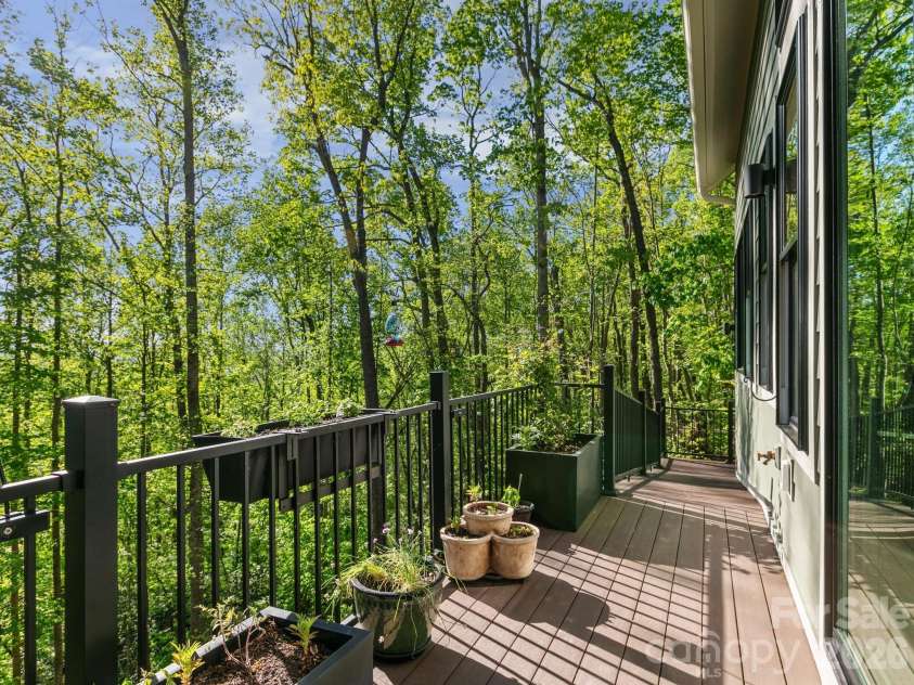 199 Garnet Way, Hendersonville, NC 28791.  MLS# CAR4372547, YatesRealty ID 22596. 