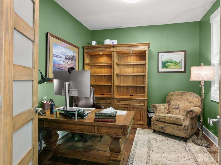 199 Garnet Way, Hendersonville, NC 28791.  MLS# CAR4372547, YatesRealty ID 22596. 