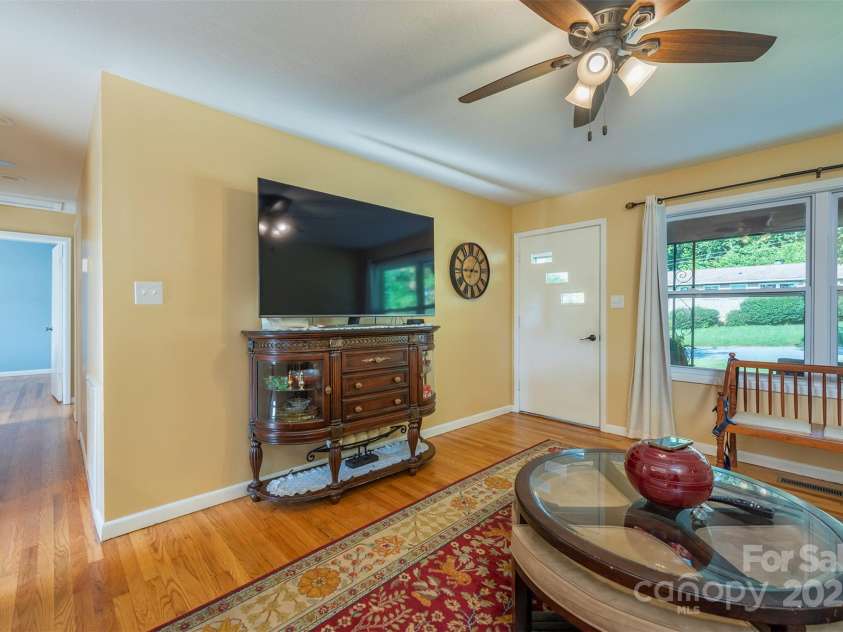 39 Pershing Road, Asheville, NC 28805.  MLS# CAR4262949, YatesRealty ID 22596. Back to Living Room and Hallway