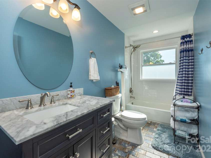 39 Pershing Road, Asheville, NC 28805.  MLS# CAR4262949, YatesRealty ID 22596. Guest Bathroom