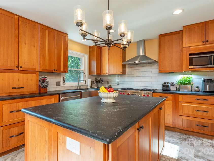 39 Pershing Road, Asheville, NC 28805.  MLS# CAR4262949, YatesRealty ID 22596. Kitchen