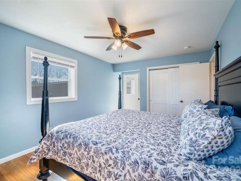 39 Pershing Road, Asheville, NC 28805.  MLS# CAR4321387, YatesRealty ID 22596. Enjoy waking up to mountain views!