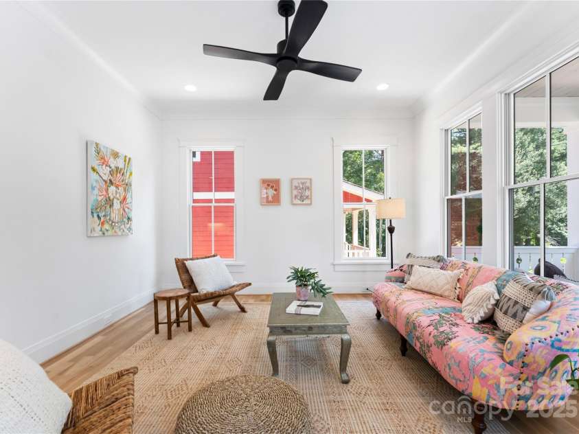 419 Solomon Street, Charlotte, NC 28216.  MLS# CAR4275427, YatesRealty ID 22597. 